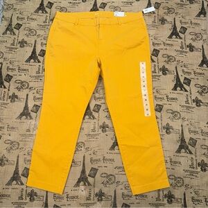 Old Navy NWT! Plus Pixie Chino Sunflower Gold Pants Size 18